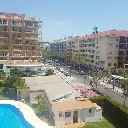 Cosy Flat Near The Beach & Town Centre 아파트 *