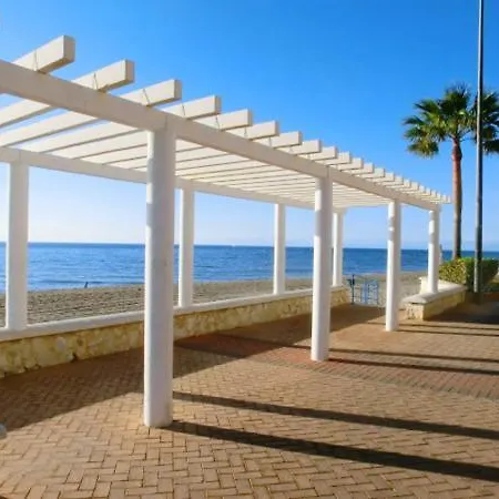 Cosy Flat Near The Beach & Town Centre Апартаменты